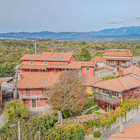 Rozina - Happy Дом отдыха *