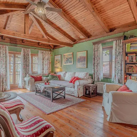 Vakantiehuis Traditional Karst House Rozina With Garden - Happy *