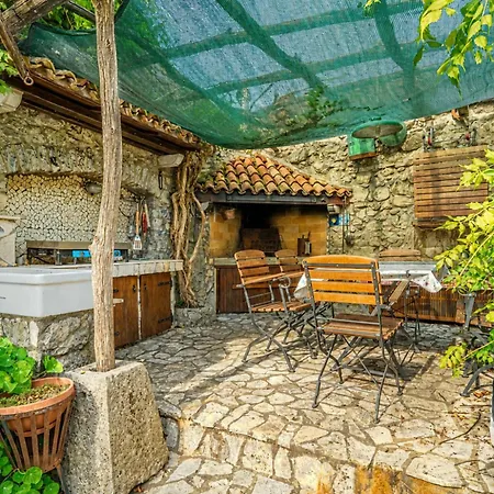 펜션 Traditional Karst House Rozina With Garden - Happy *